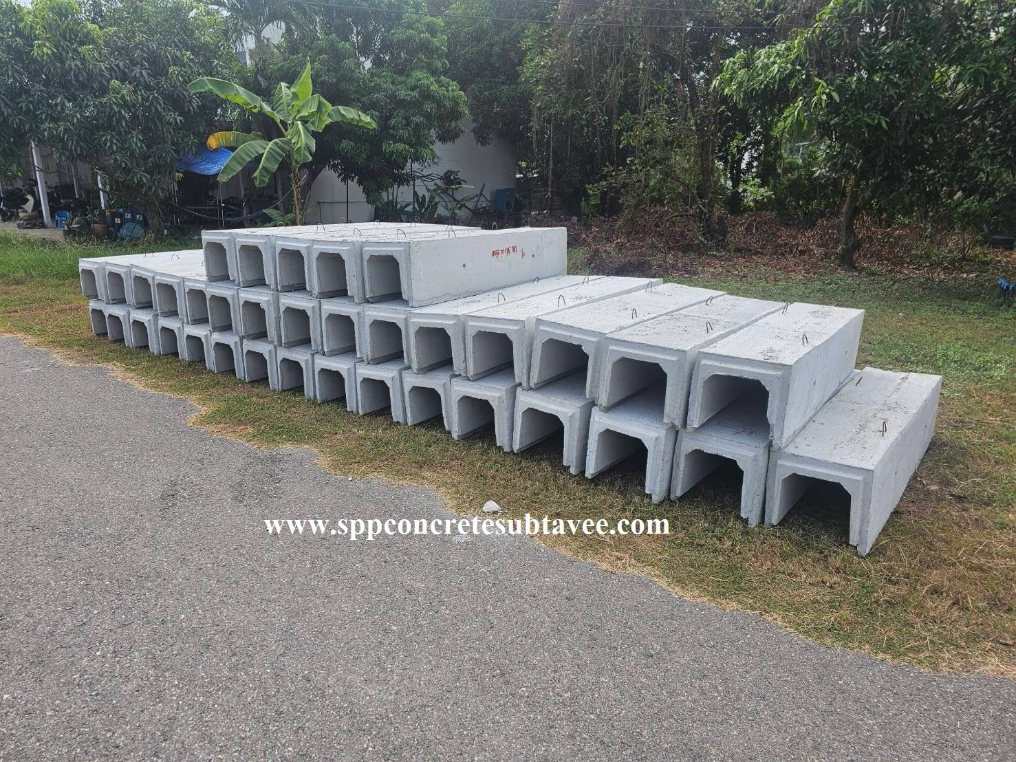 รางระบายน้ำคอนกรีตสำเร็จรูป